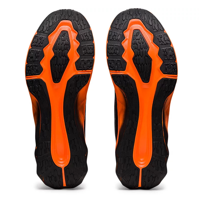 SEPATU LARI ASICS Novablast