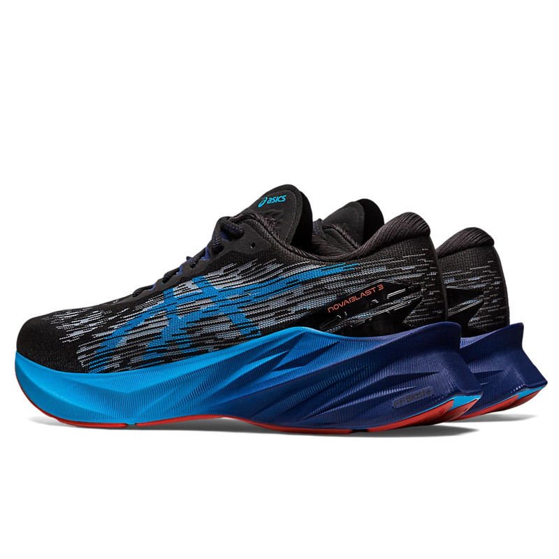 SEPATU LARI ASICS Novablast 3