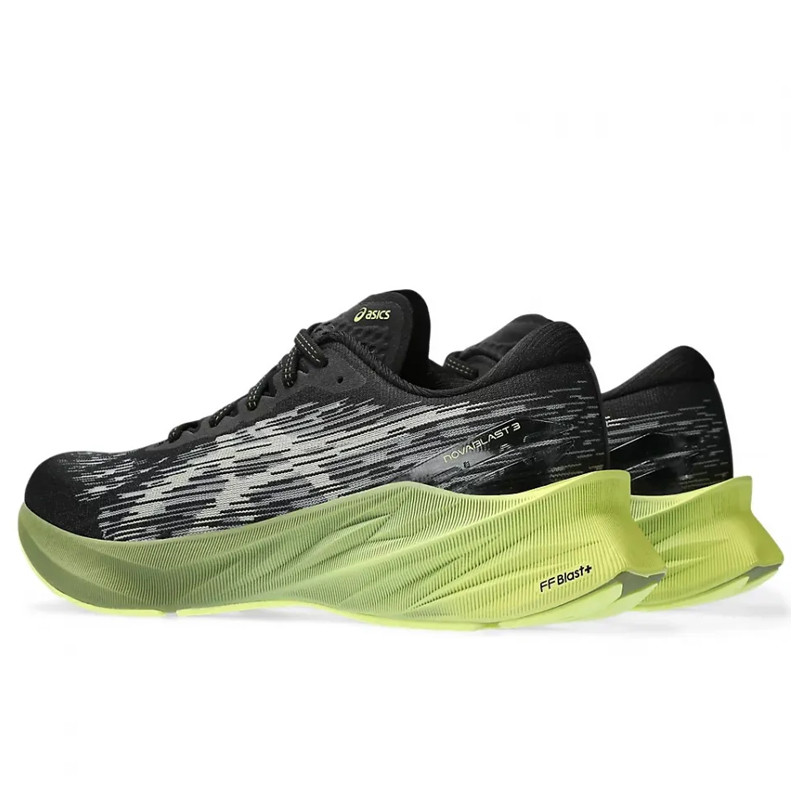 SEPATU LARI ASICS Novablast 3
