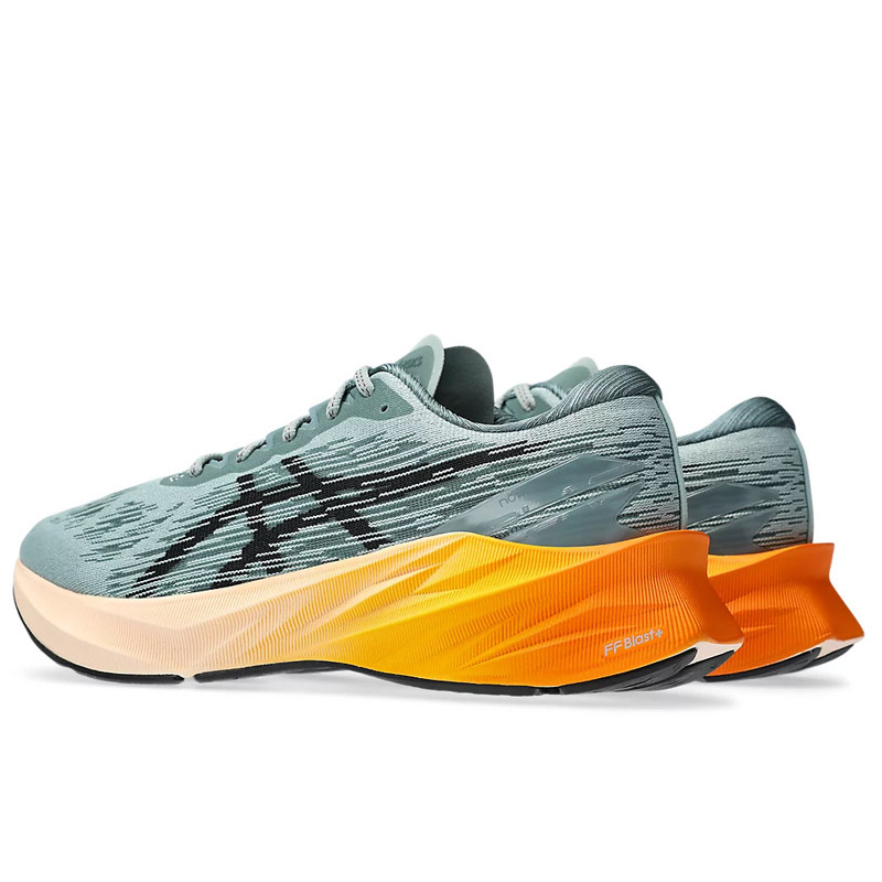 SEPATU LARI ASICS Novablast 3