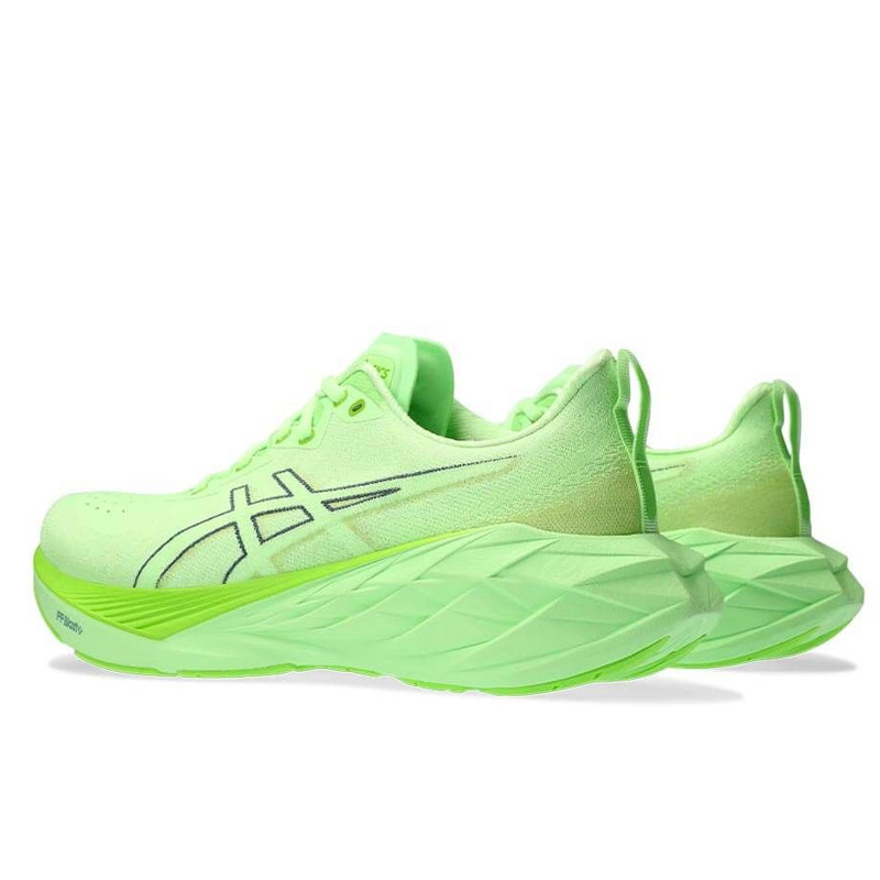 SEPATU LARI ASICS Novablast 4