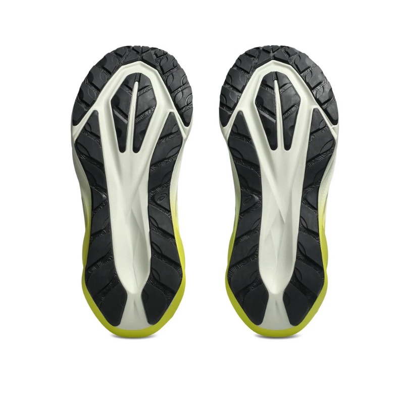 SEPATU LARI ASICS NOVABLAST 5 TR