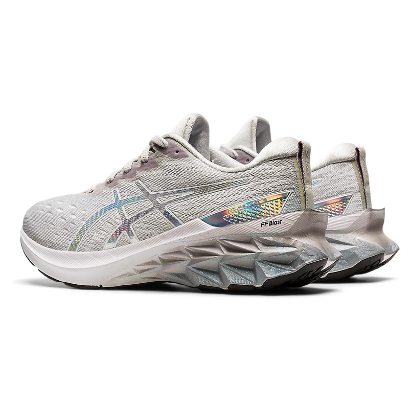 SEPATU LARI ASICS Wmns NOVABLAST 2 PLATINUM