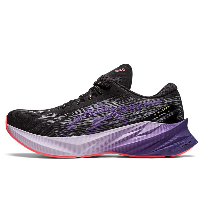 SEPATU LARI ASICS Wmns Novablast 3
