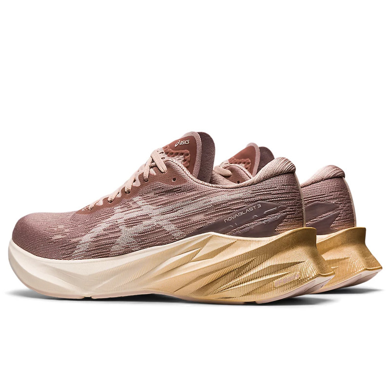 SEPATU LARI ASICS Wmns Novablast 3