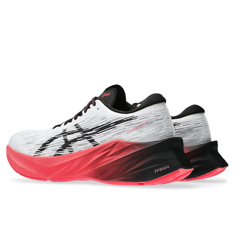 SEPATU LARI ASICS Wmns Novablast 3