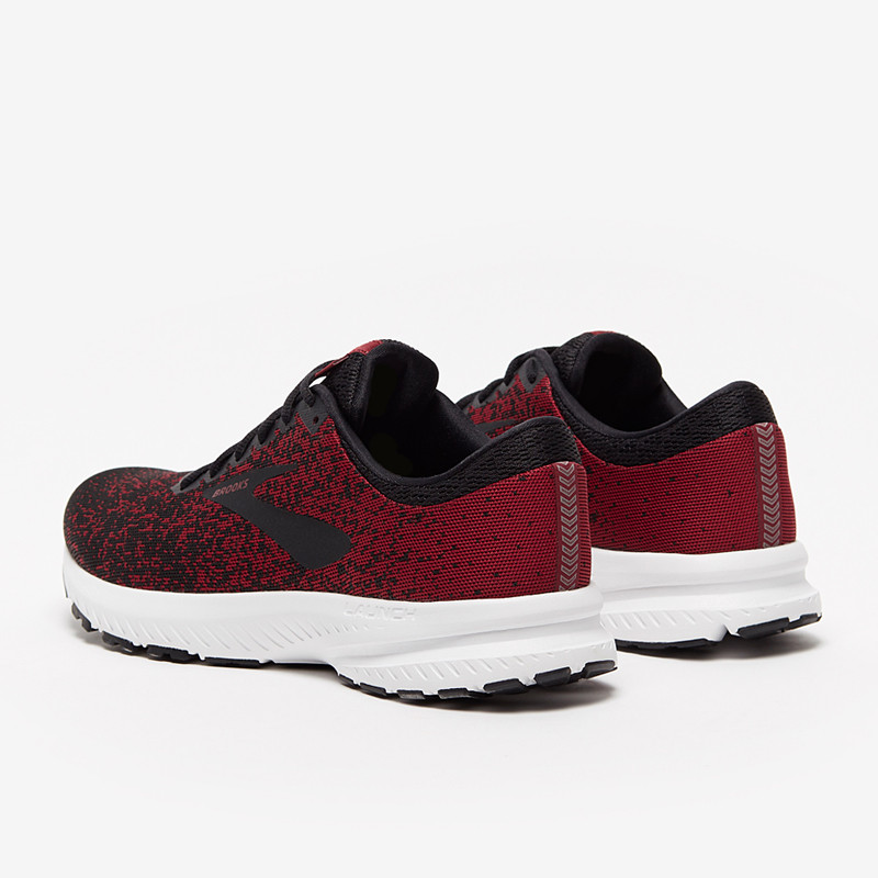 SEPATU LARI BROOKS Launch 6