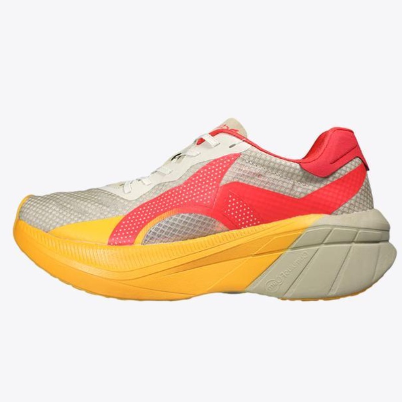 SEPATU LARI ORTUSEIGHT Hyperfuse 3.0