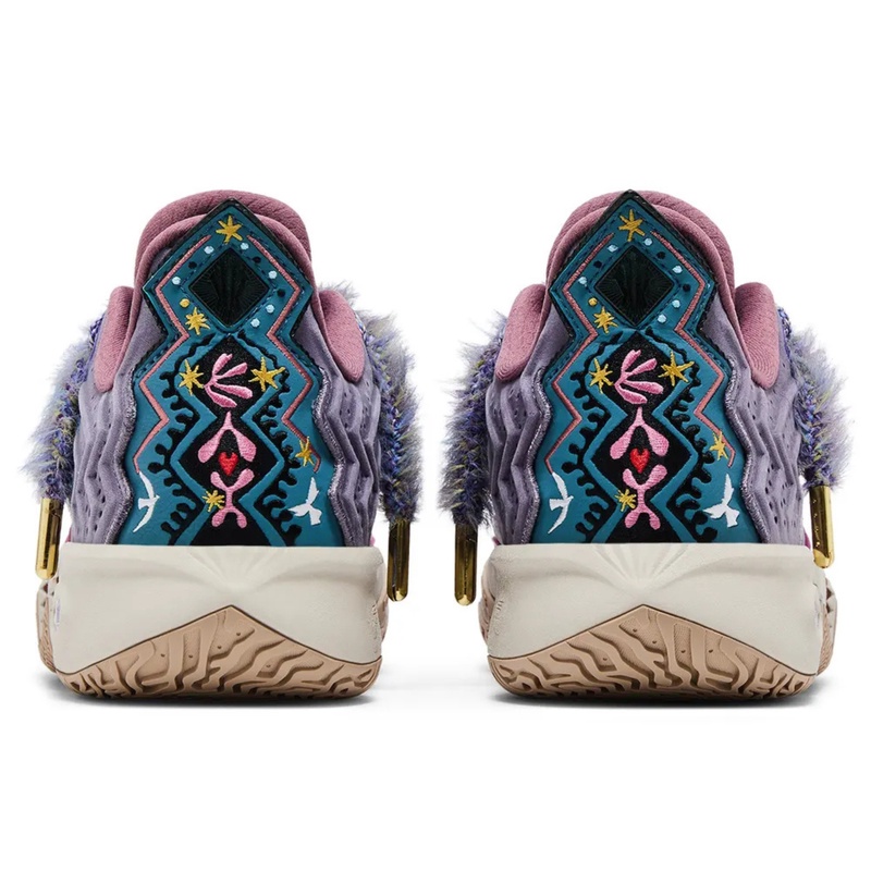 SEPATU BASKET ANTA Kai 2 'Artist on Court'
