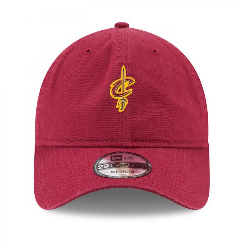 AKSESORIS BASKET NEW ERA Cleveland Cavaliers On-Court 29TWENTY Fitted Hat