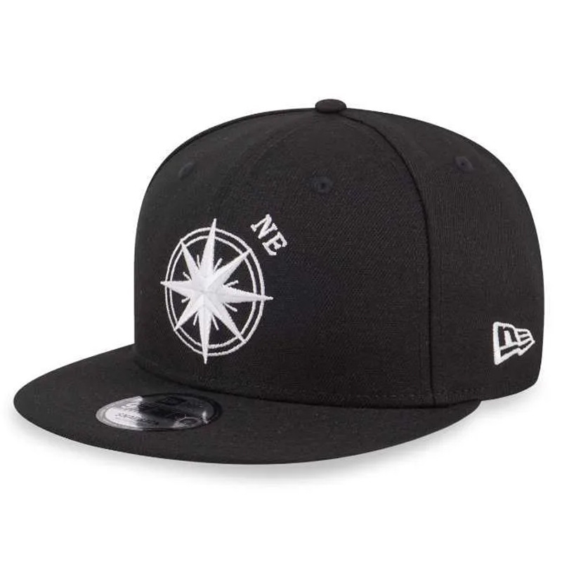 TOPI SNEAKERS NEW ERA 9Fifty Compass Snapback