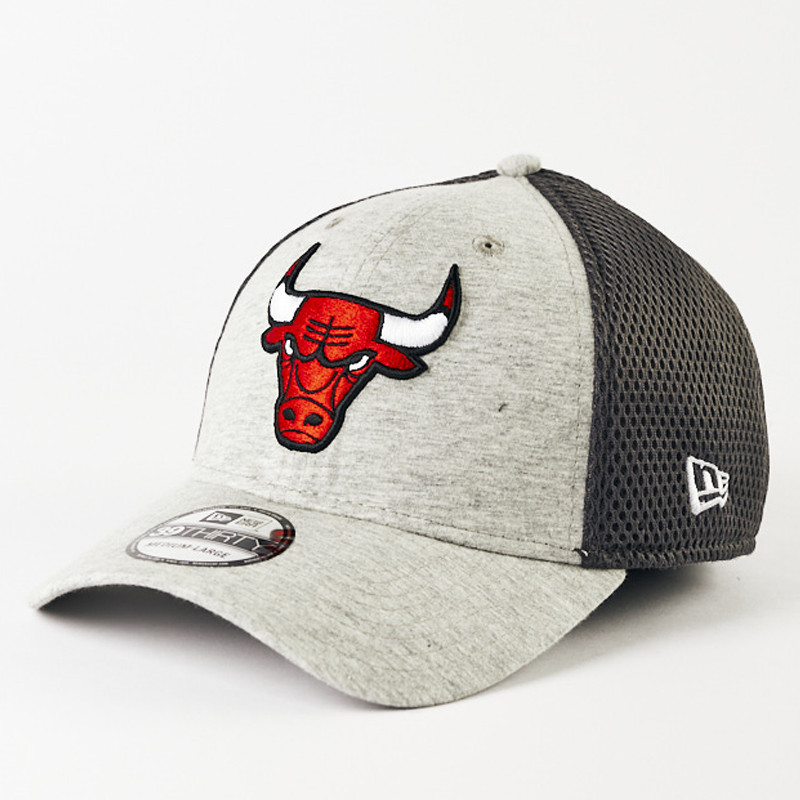 TOPI BASKET NEW ERA Chicago Bulls Graphite Mesh 39THIRTY Fitted Cap