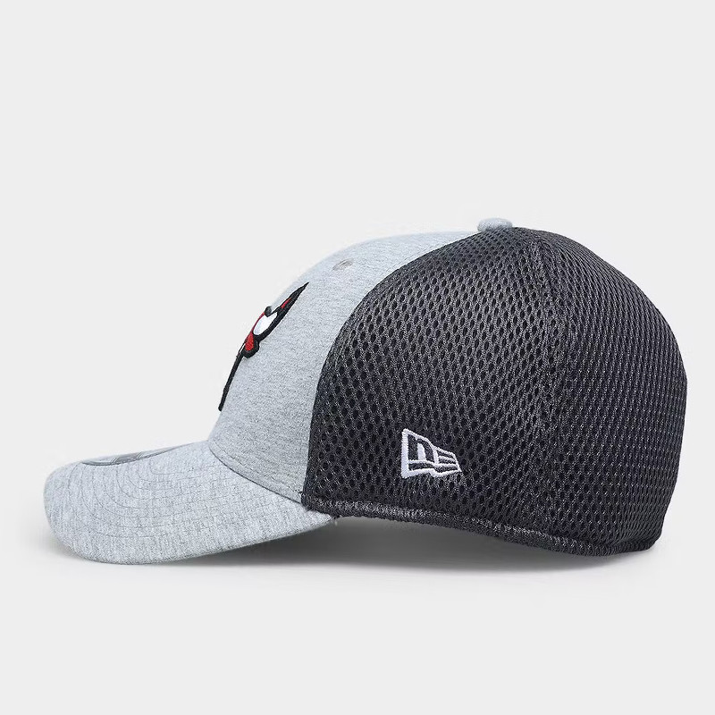 TOPI BASKET NEW ERA Chicago Bulls Graphite Mesh 39THIRTY Fitted Cap