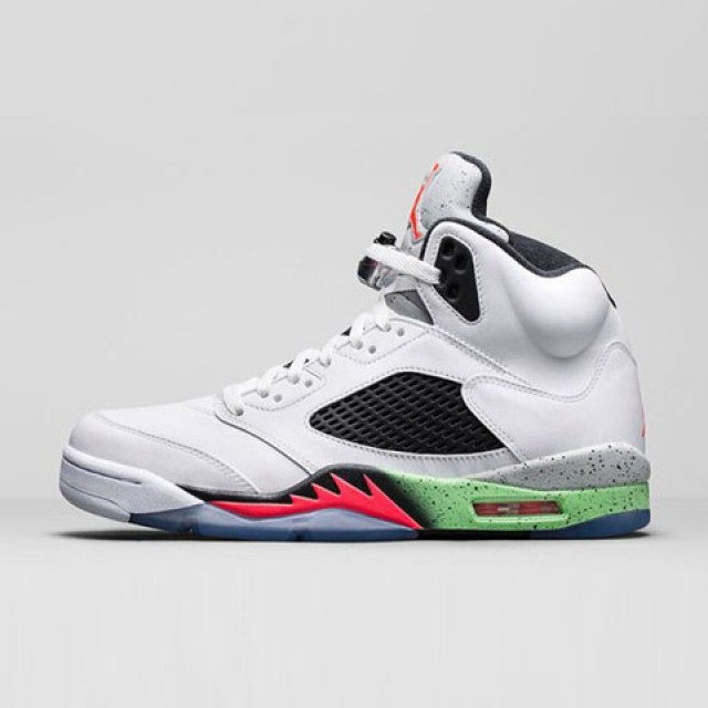 SEPATU BASKET AIR JORDAN AJ 5 Retro
