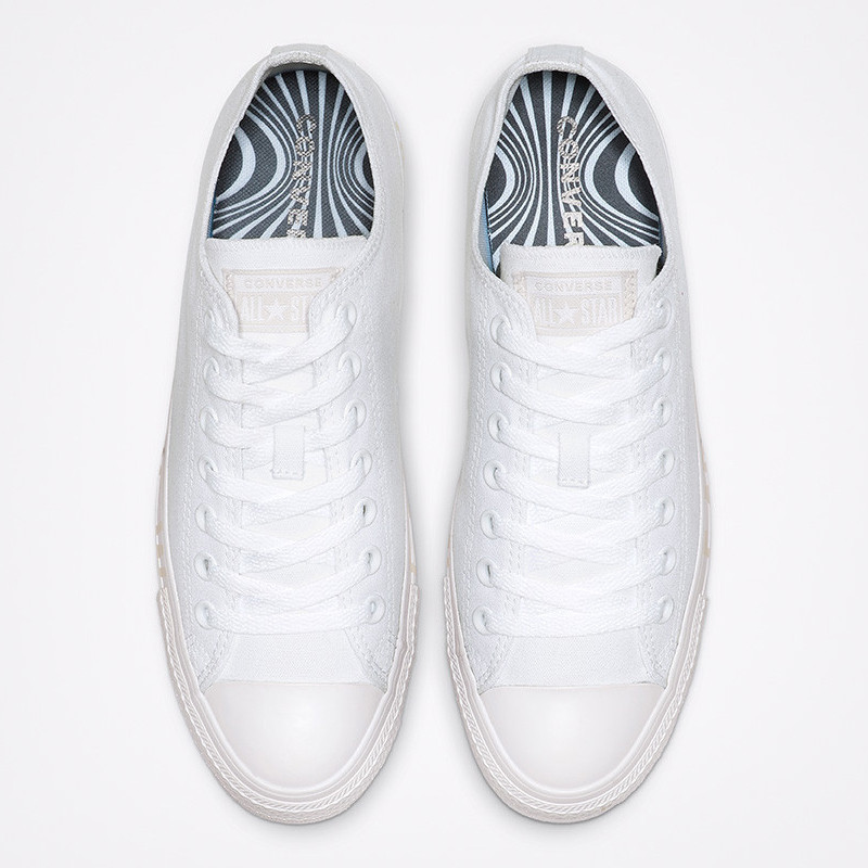 SEPATU SNEAKERS CONVERSE Chuck Taylor All Star We Are Not Alone Low