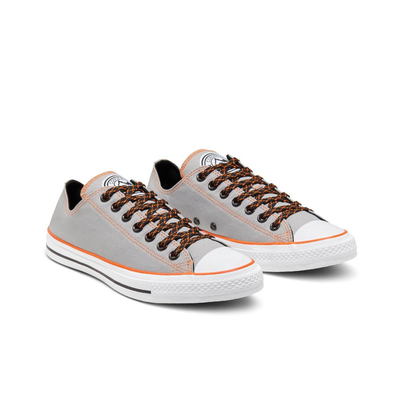 SEPATU SNEAKERS CONVERSE Chuck Taylor All Star East Village Explorer Low Top