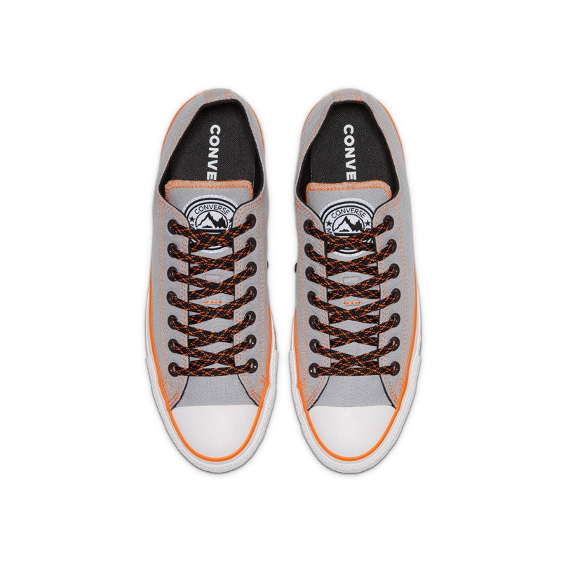 SEPATU SNEAKERS CONVERSE Chuck Taylor All Star East Village Explorer Low Top