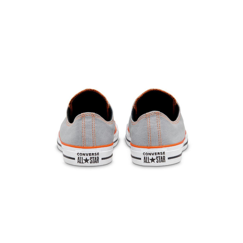 SEPATU SNEAKERS CONVERSE Chuck Taylor All Star East Village Explorer Low Top