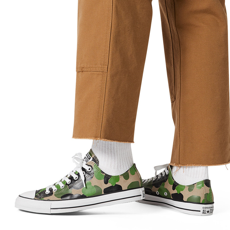SEPATU SNEAKERS CONVERSE Chuck Taylor All Star Camo Low Top