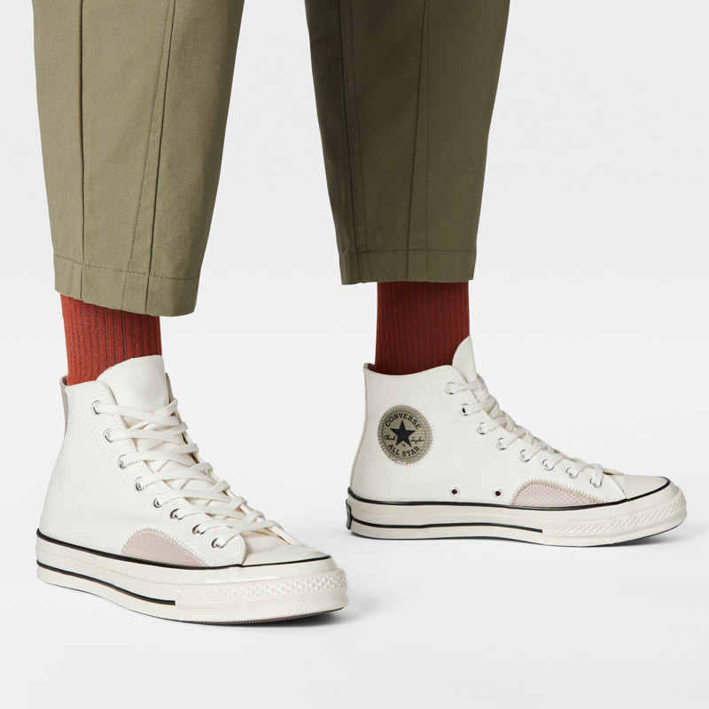 SEPATU SNEAKERS CONVERSE Alt Exploration Chuck 70