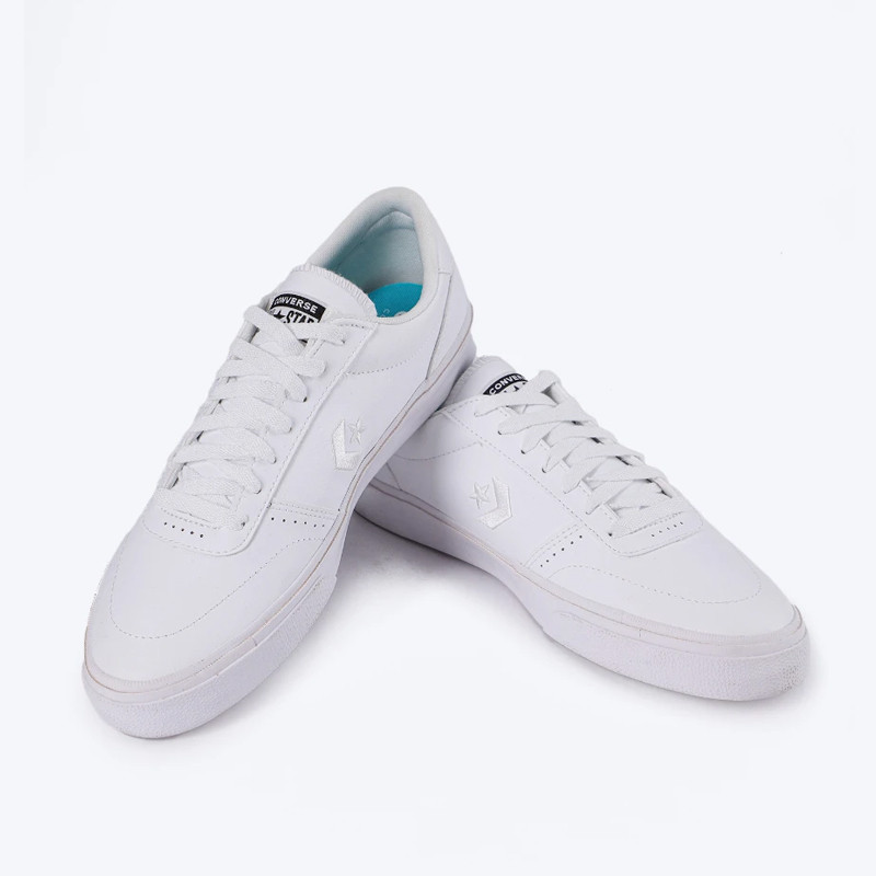 SEPATU SNEAKERS CONVERSE Boulevard