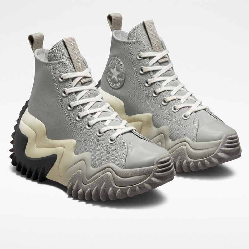 SEPATU SNEAKERS CONVERSE Run Star Motion Platform Ombre