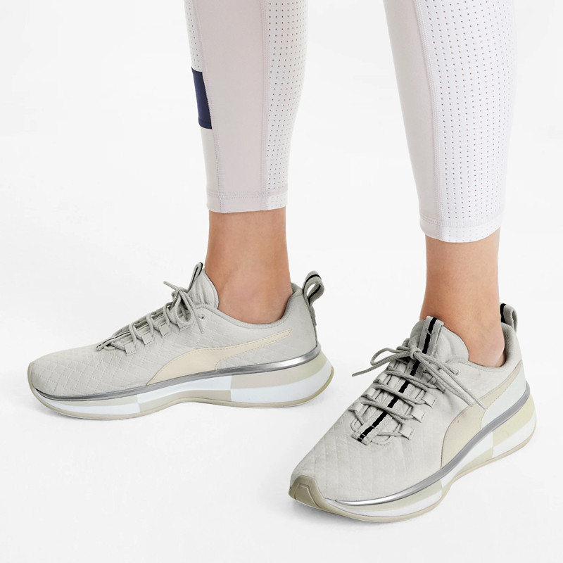 SEPATU LARI PUMA Wmns X Selena Gomez Runner Quilted