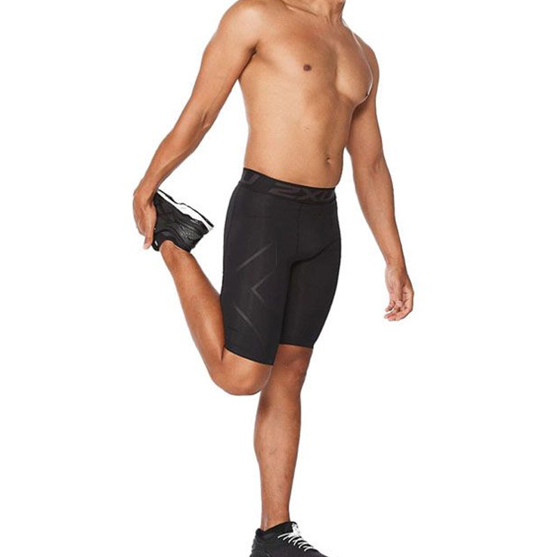 CELANA TRAINING 2XU MOTION COMPRESSION SHORT