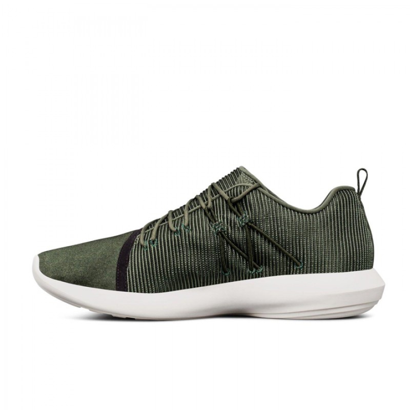 SEPATU SNEAKERS UNDER ARMOUR Charged All-Day