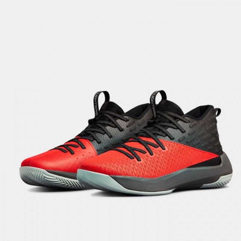 SEPATU BASKET UNDER ARMOUR Lightning 5