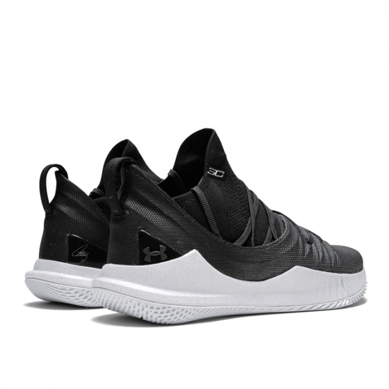 SEPATU BASKET UNDER ARMOUR Curry 5