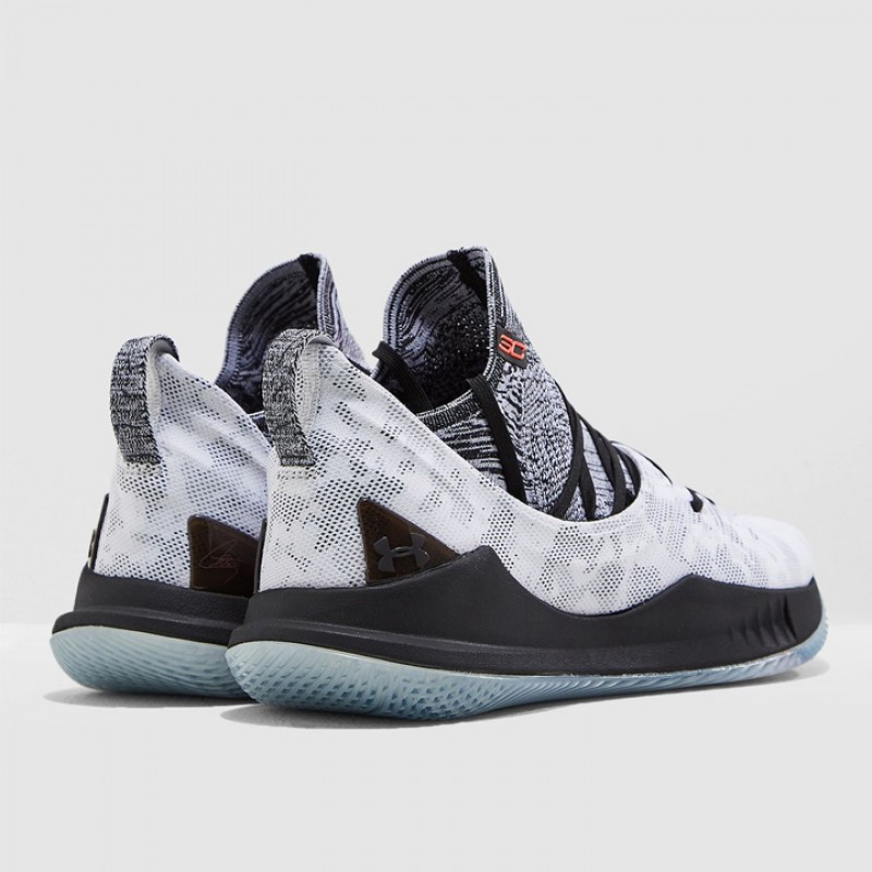 SEPATU BASKET UNDER ARMOUR Curry 5