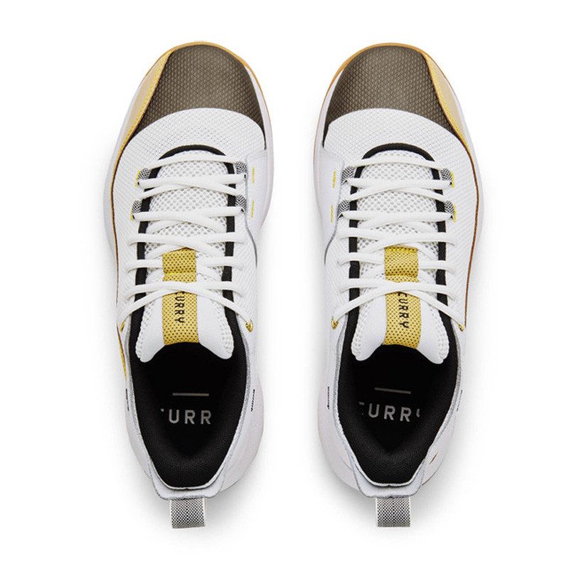 SEPATU BASKET UNDER ARMOUR Curry 3Z5