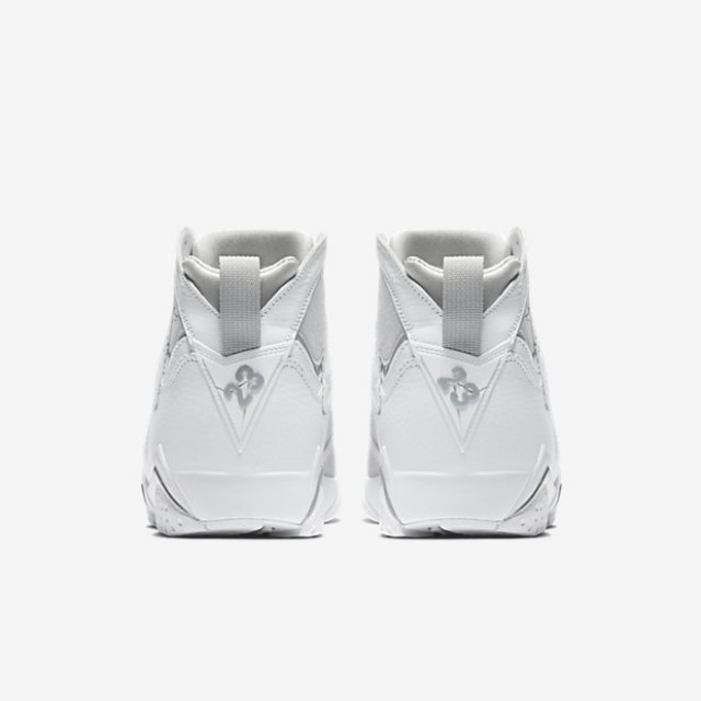 SEPATU BASKET AIR JORDAN AJ 7 Retro