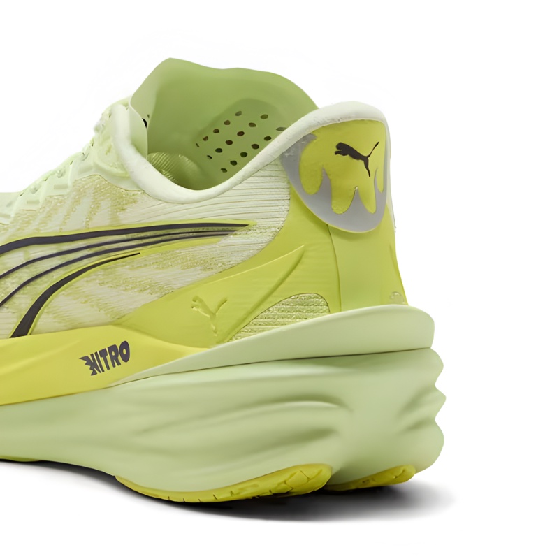SEPATU LARI PUMA WMNS Deviate NITRO&trade; 4