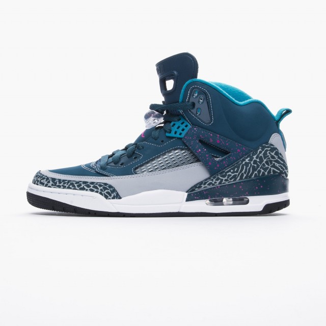 SEPATU BASKET AIR JORDAN Spizike
