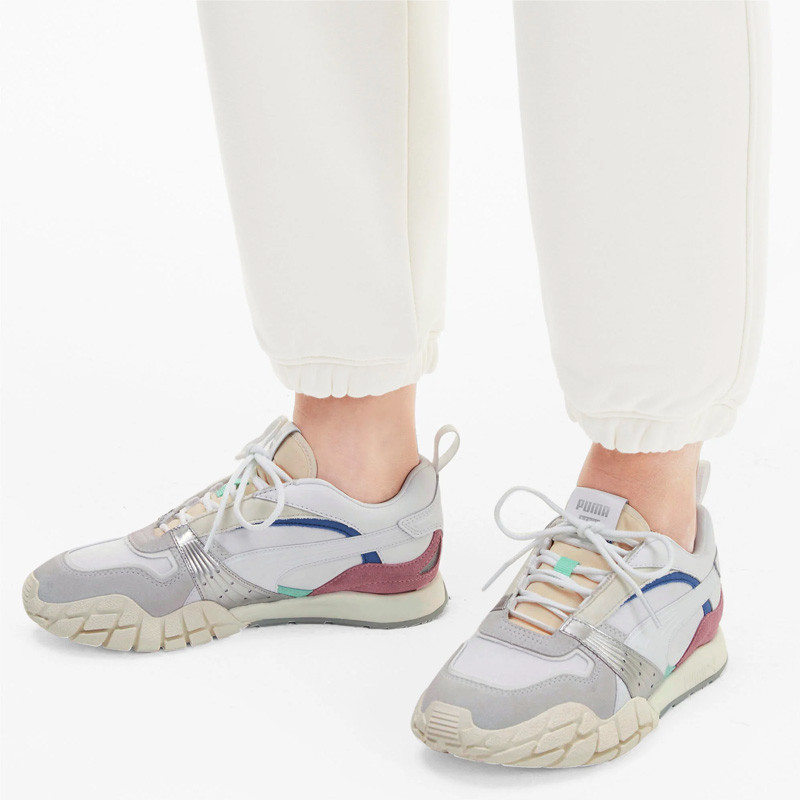 SEPATU TRAINING PUMA Wmns Kyron Awakening