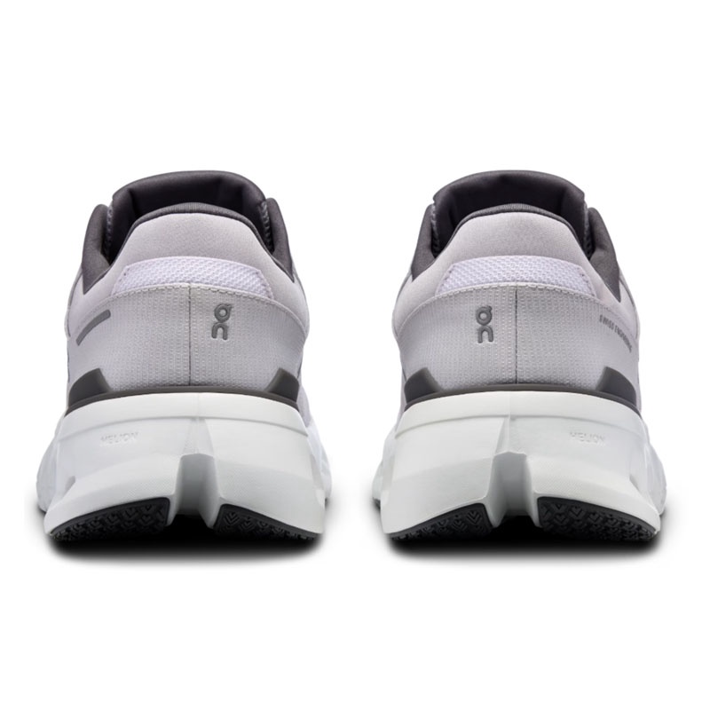 SEPATU LARI ON Cloudrunner 2