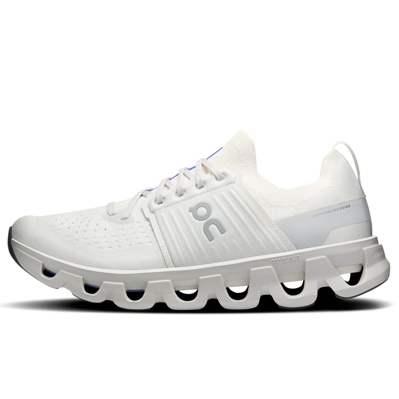 SEPATU LARI ON Cloudswift 4