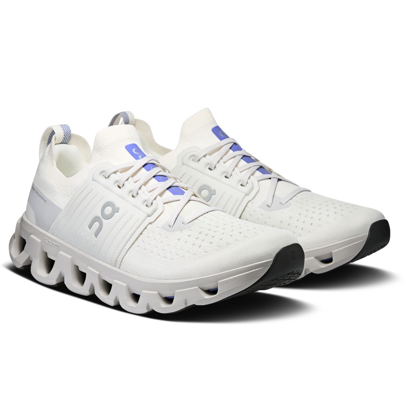 SEPATU LARI ON Cloudswift 4