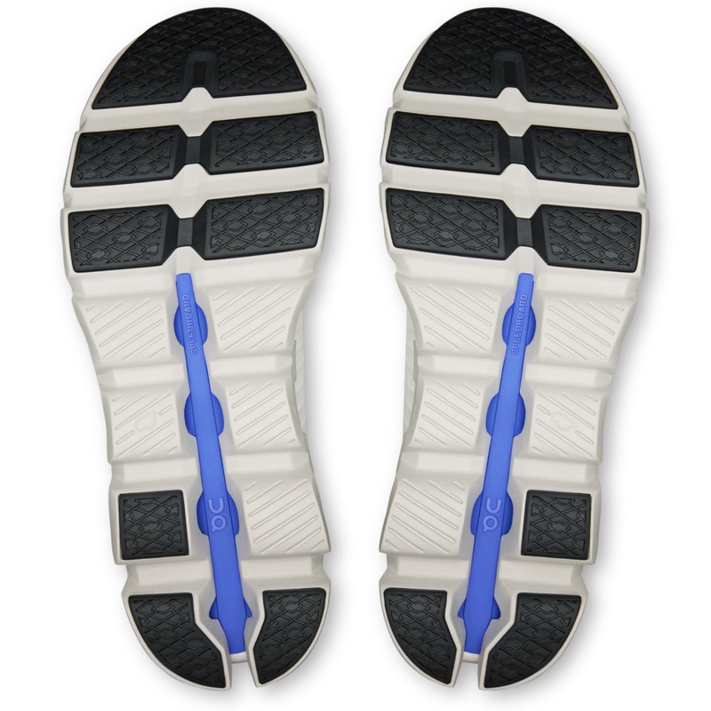 SEPATU LARI ON Cloudswift 4