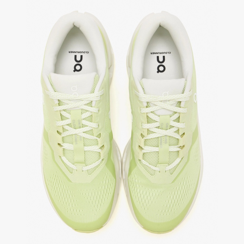 SEPATU LARI ON Cloudrunner 3