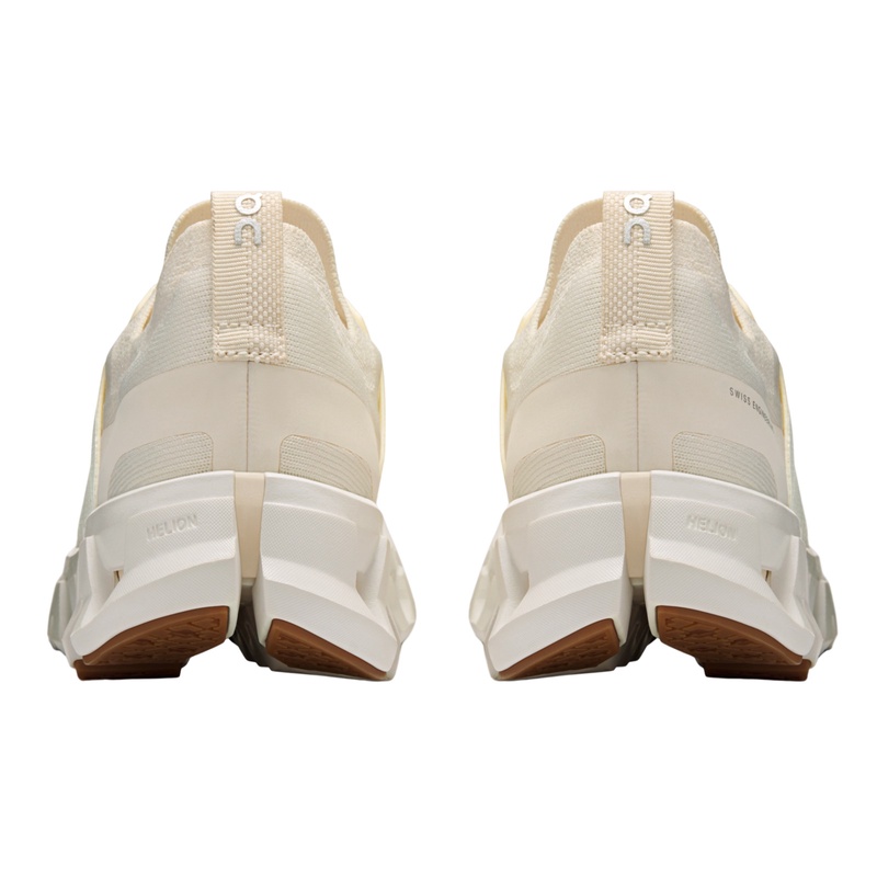 SEPATU LARI ON Wmns Cloudswift 4