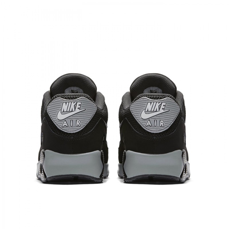 SEPATU SNEAKERS NIKE Air Max 90 Essential