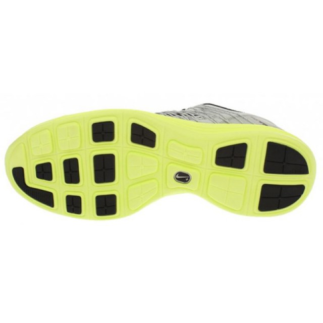 SEPATU LARI NIKE Lunaracer +3