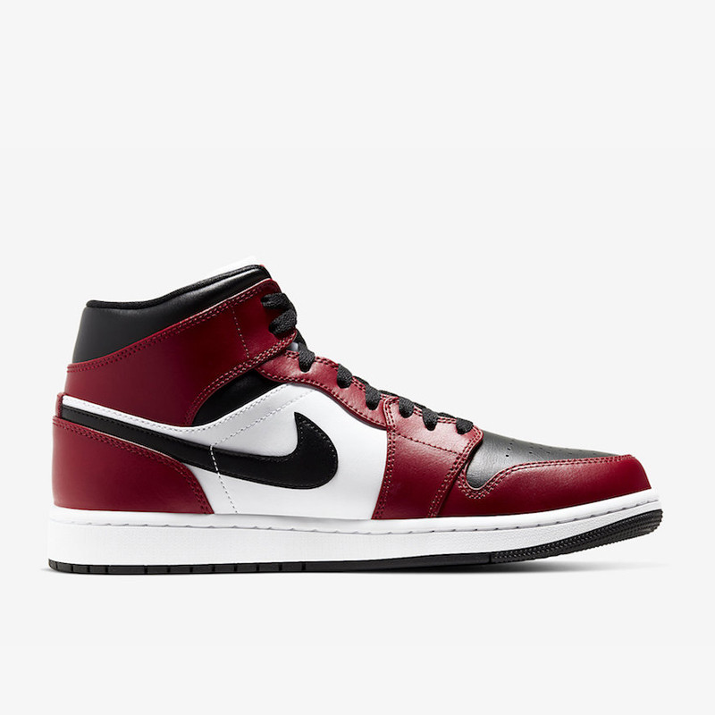 SEPATU BASKET AIR JORDAN AJ 1 Mid