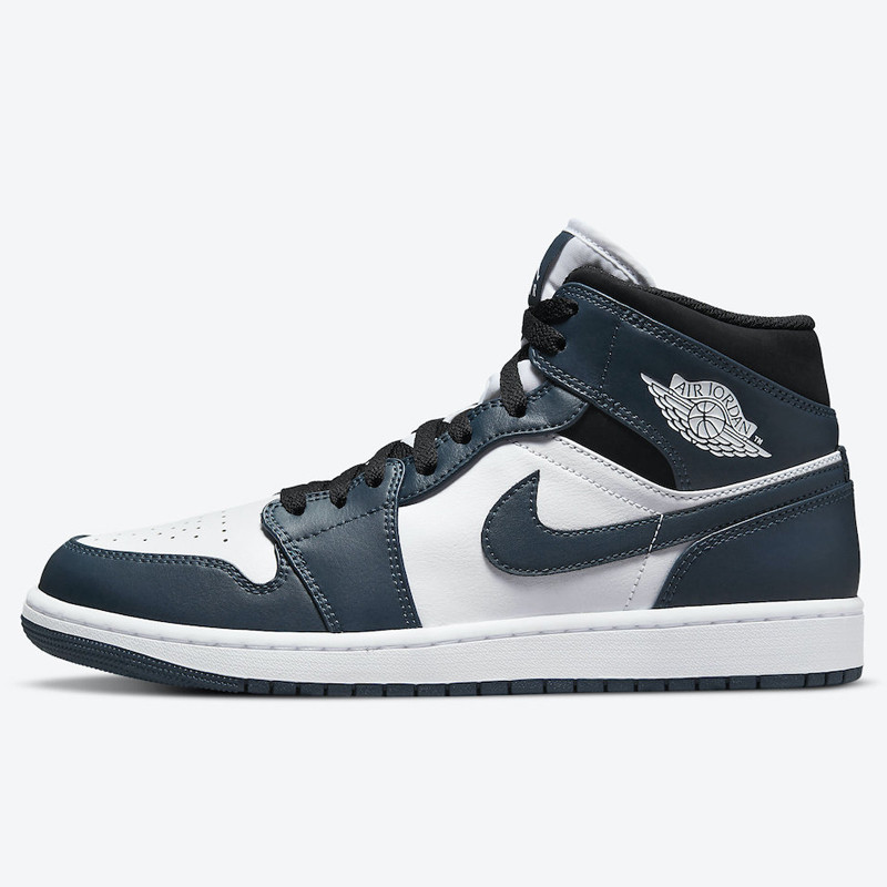 SEPATU SNEAKERS AIR JORDAN AJ 1 Mid