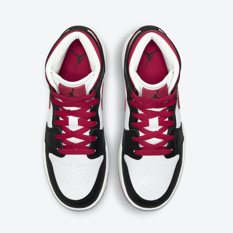 SEPATU BASKET AIR JORDAN AJ 1 Mid GS