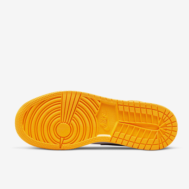 SEPATU BASKET AIR JORDAN AJ 1 Mid Taxi GS