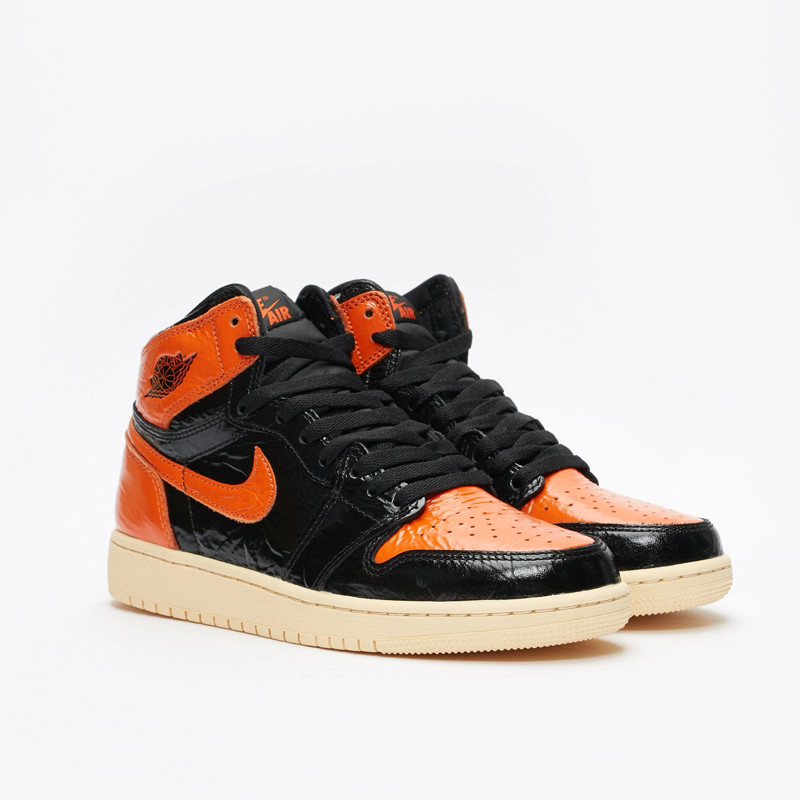 SEPATU BASKET AIR JORDAN AJ 1 Retro High OG GS